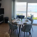 Luxury Nicole 2 *