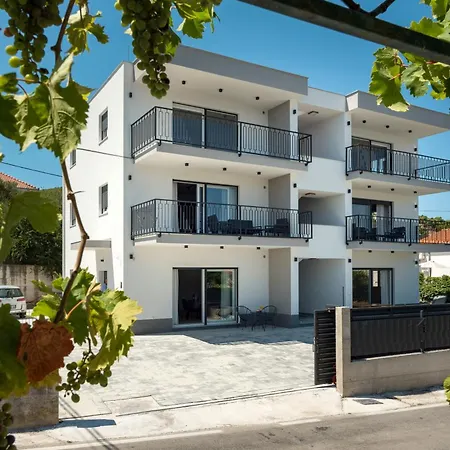 Διαμέρισμα Luxury Nicole 2 Τρογκίρ