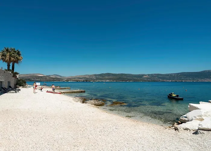 Luxury Nicole 2 Τρογκίρ