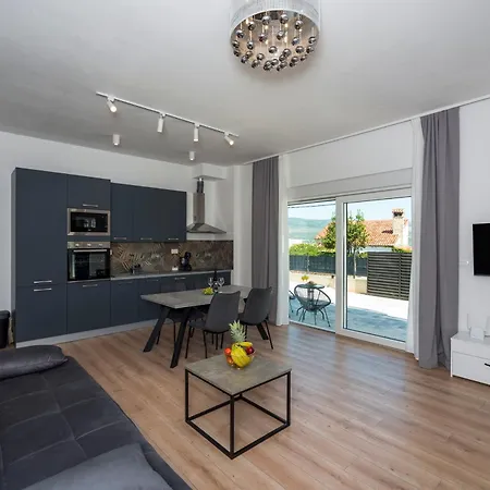 Luxury Nicole 2 Daire Trogir