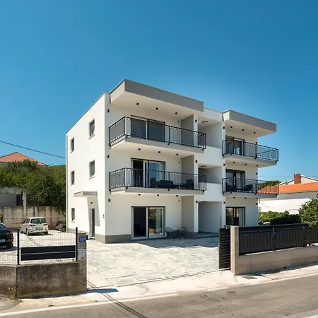 Apartment Luxury Nicole 2 *