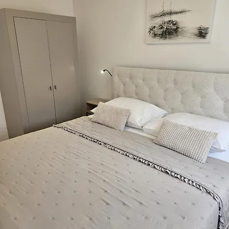 Luxury Nicole 2 * Trogir