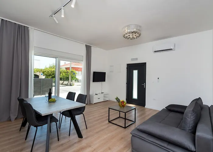 Luxury Nicole 2 * Trogir