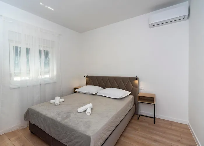 Luxury Nicole 2 Apartment