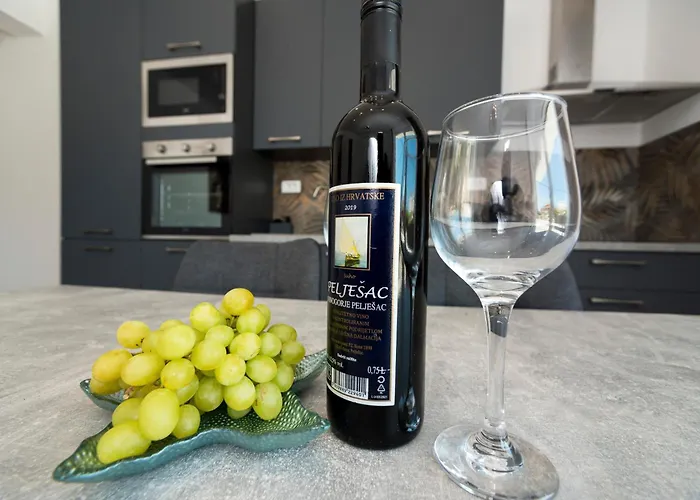 Luxury Nicole 2 Apartment