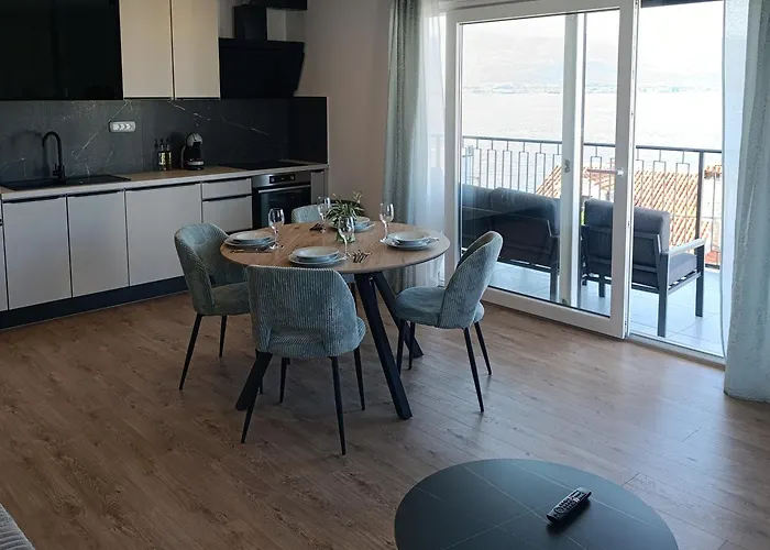 Luxury Nicole 2 * Trogir