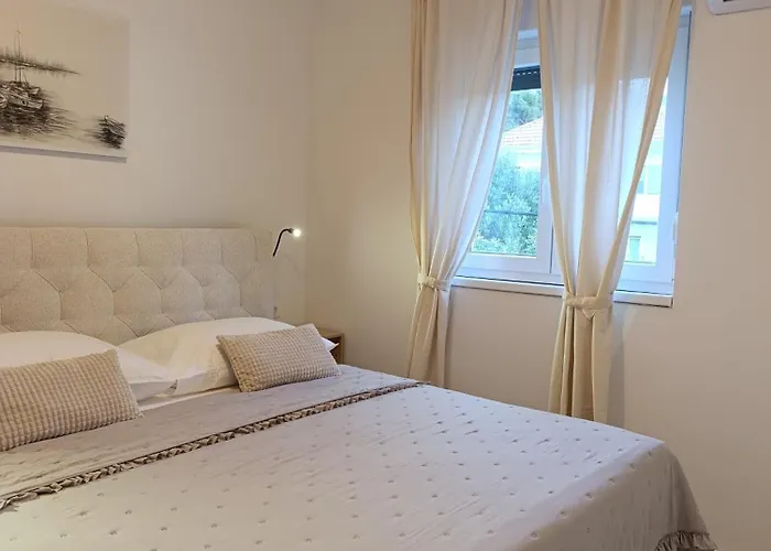 Luxury Nicole 2 Lejlighed